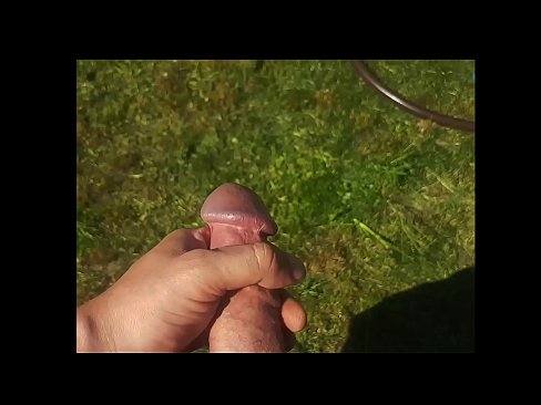 ❤️ Hot hottie si fa scopare la figa rosa e sborra con uno squirt in un giardino estivo ❤️❌ Video di sessoal it.yourxxxvideos.ru ❌❤